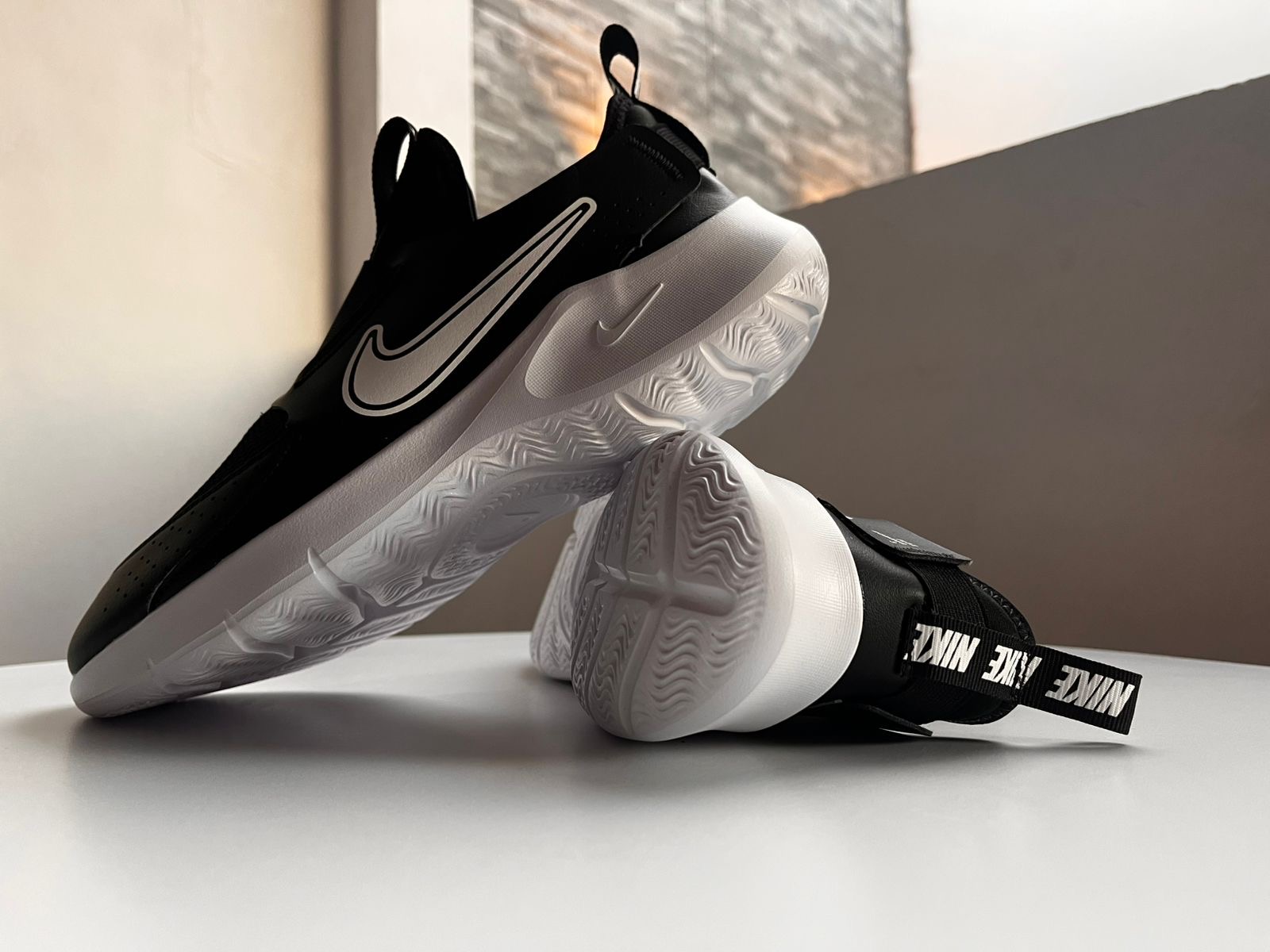 Flex Runner 3 (Black/White)